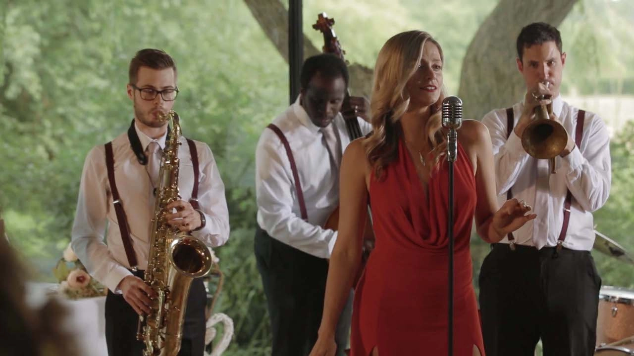 Vocalist-with-Jazz-Band